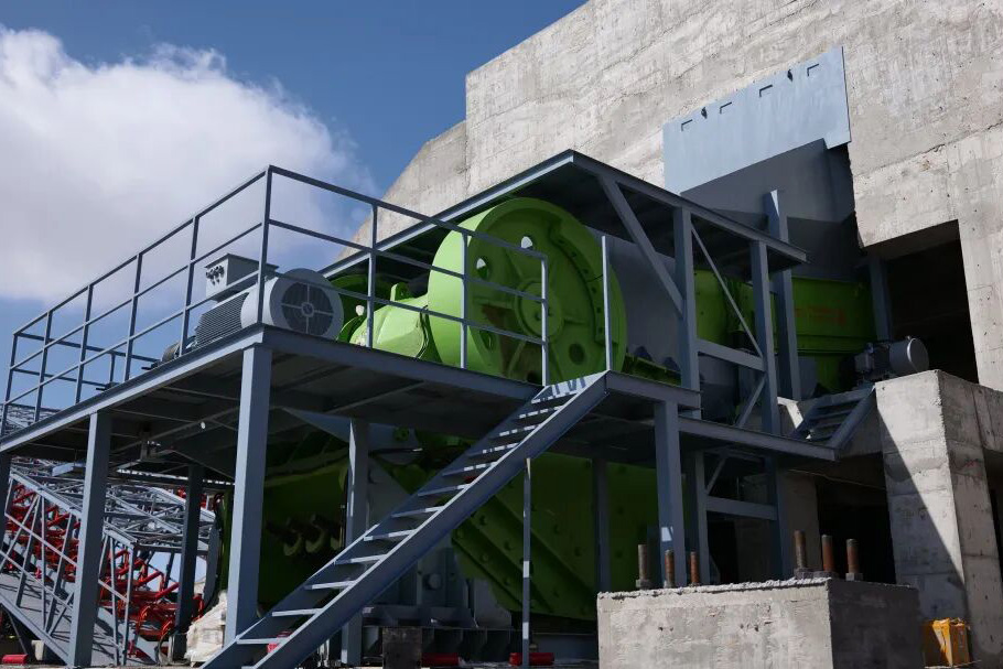 Dahongli’s 1500T/H High-End Crushing Equipment Reaches Ruoergai, Setting New Standards for Plateau Sand and Gravel